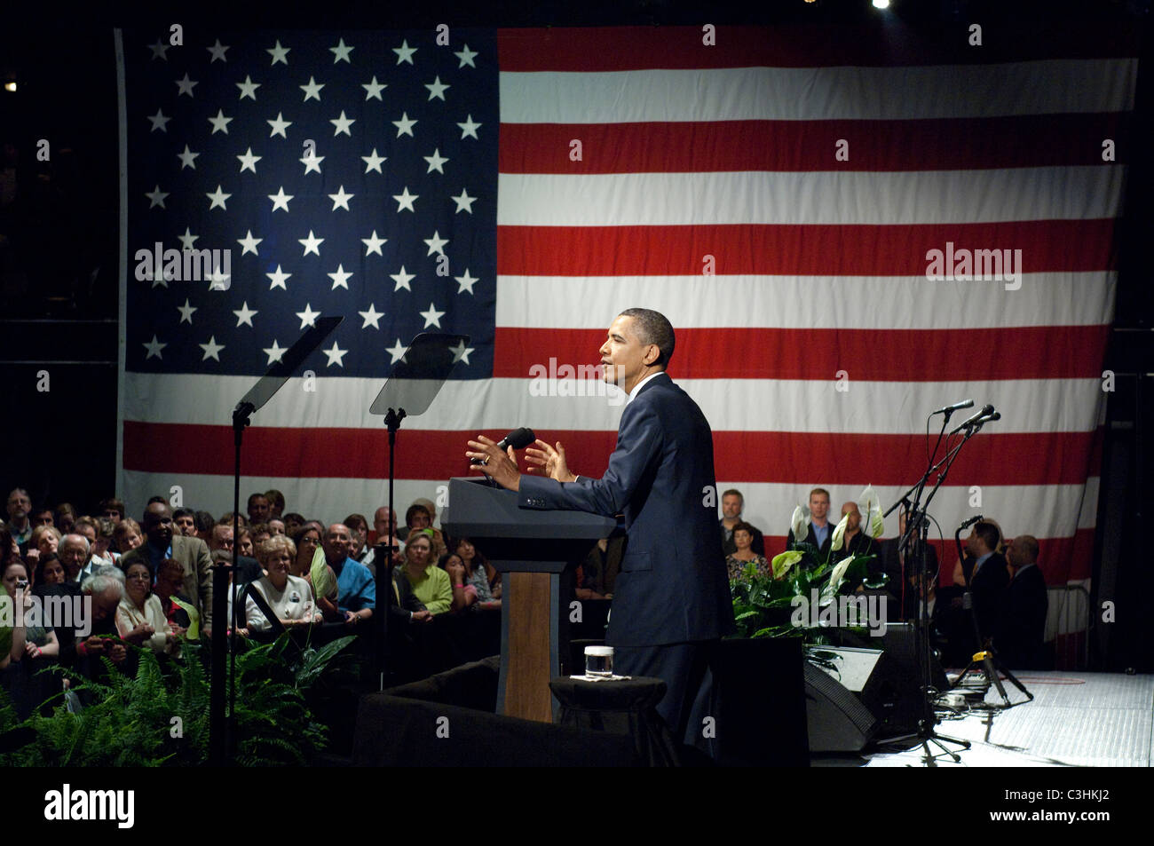 El presidente estadounidense Barack Obama habla de la etapa a un fondo político-raiser en Austin, Texas. Foto de stock