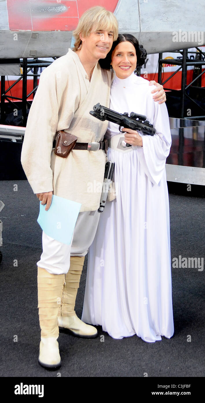 Cívico Continuación Crónica Matt Lauer como Luke Skywalker y Meredith Vieira como princesa Leia NBC  "Today Show' anclas vestido como el elenco de 'Star Wars' Fotografía de  stock - Alamy
