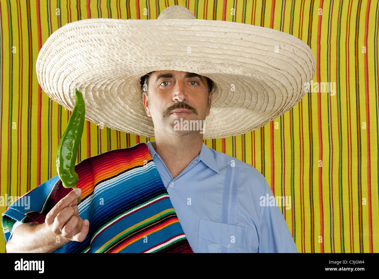 Hot Chili Pepper t??pico hombre mexicano poncho serape M??xico Fotograf??a