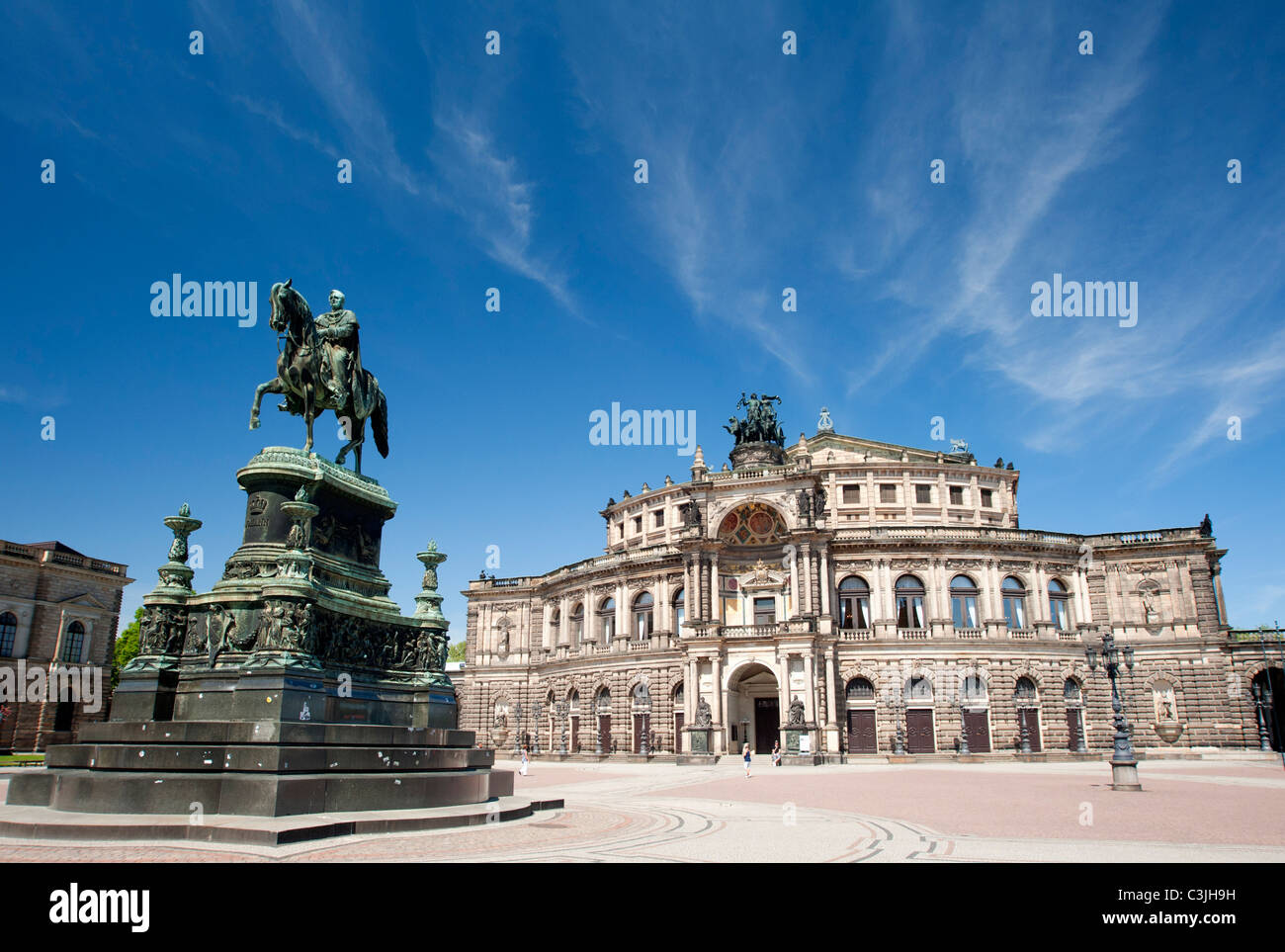 Casa de la Ópera Semper en Dresde Sajonia Alemania Foto de stock