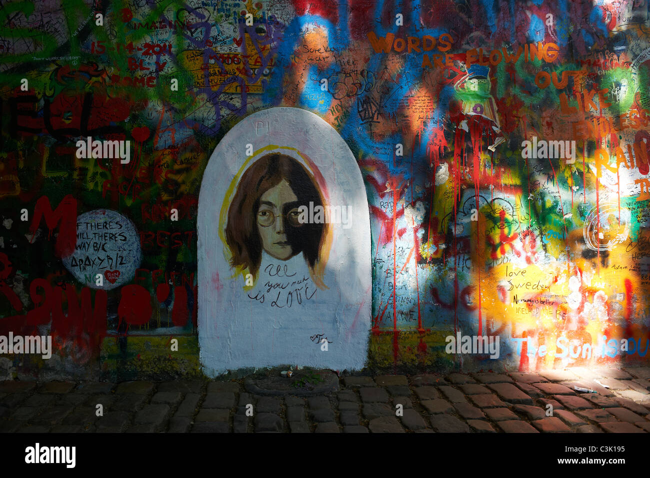John Lennon Graffiti Wall en Praga, República Checa Foto de stock