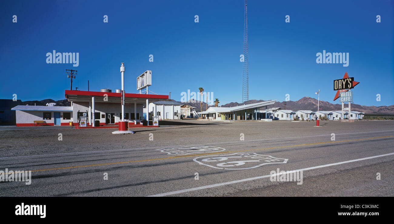 Ee.Uu., gasolinera y motel en ruta 66. Foto de stock