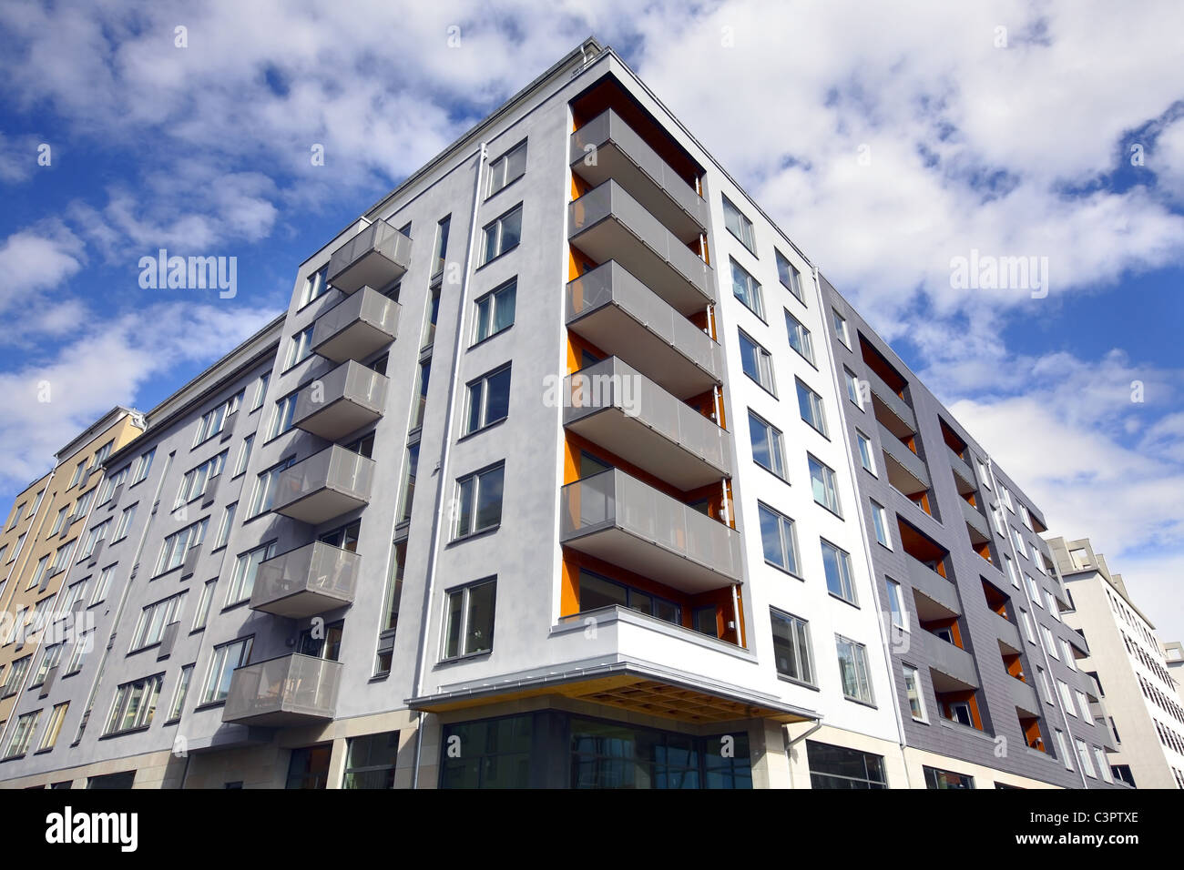Edificio de apartamentos en Suecia Foto de stock