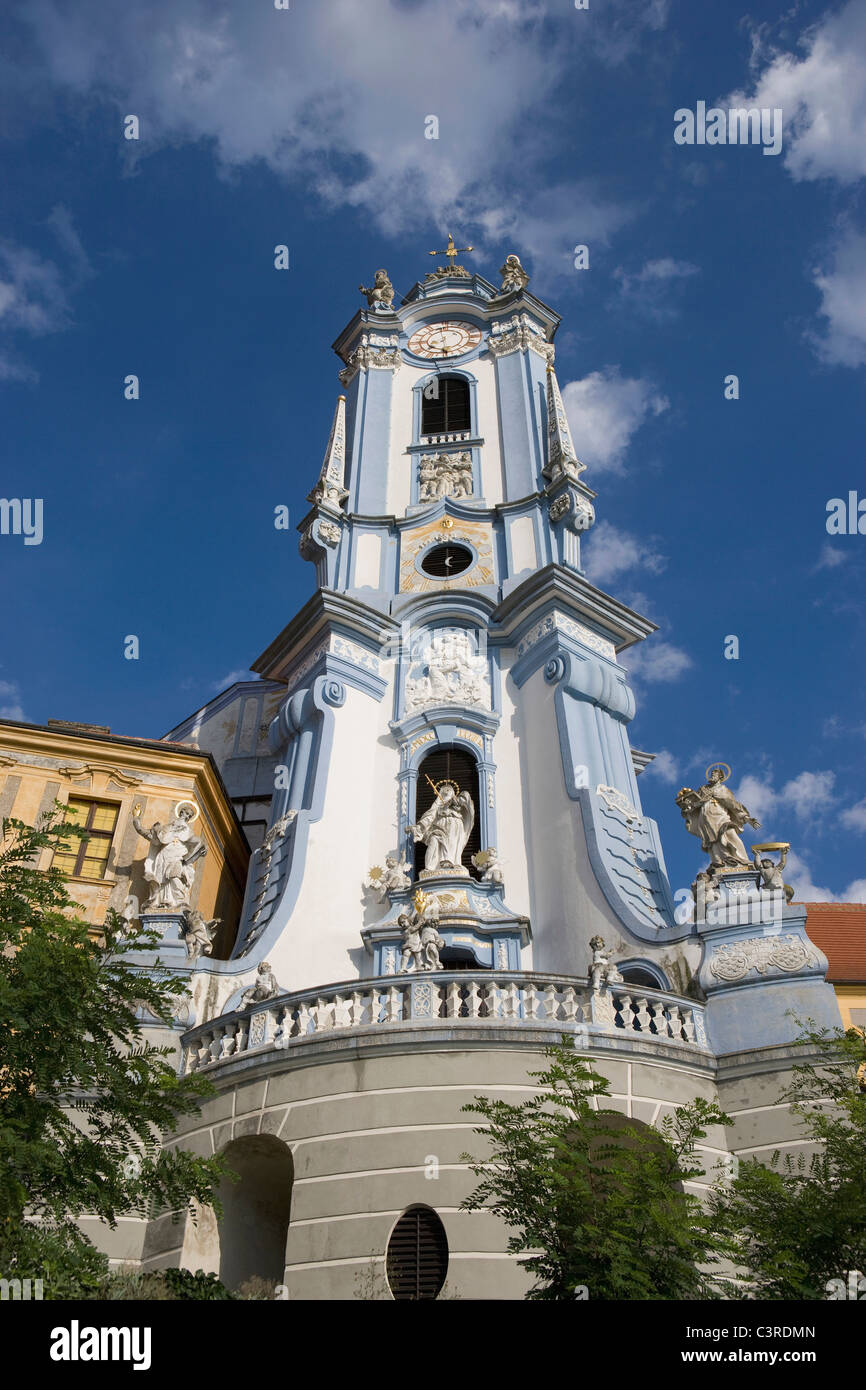 Austria, Wachau, Duernstein, Iglesia, ángulo de visión baja Foto de stock