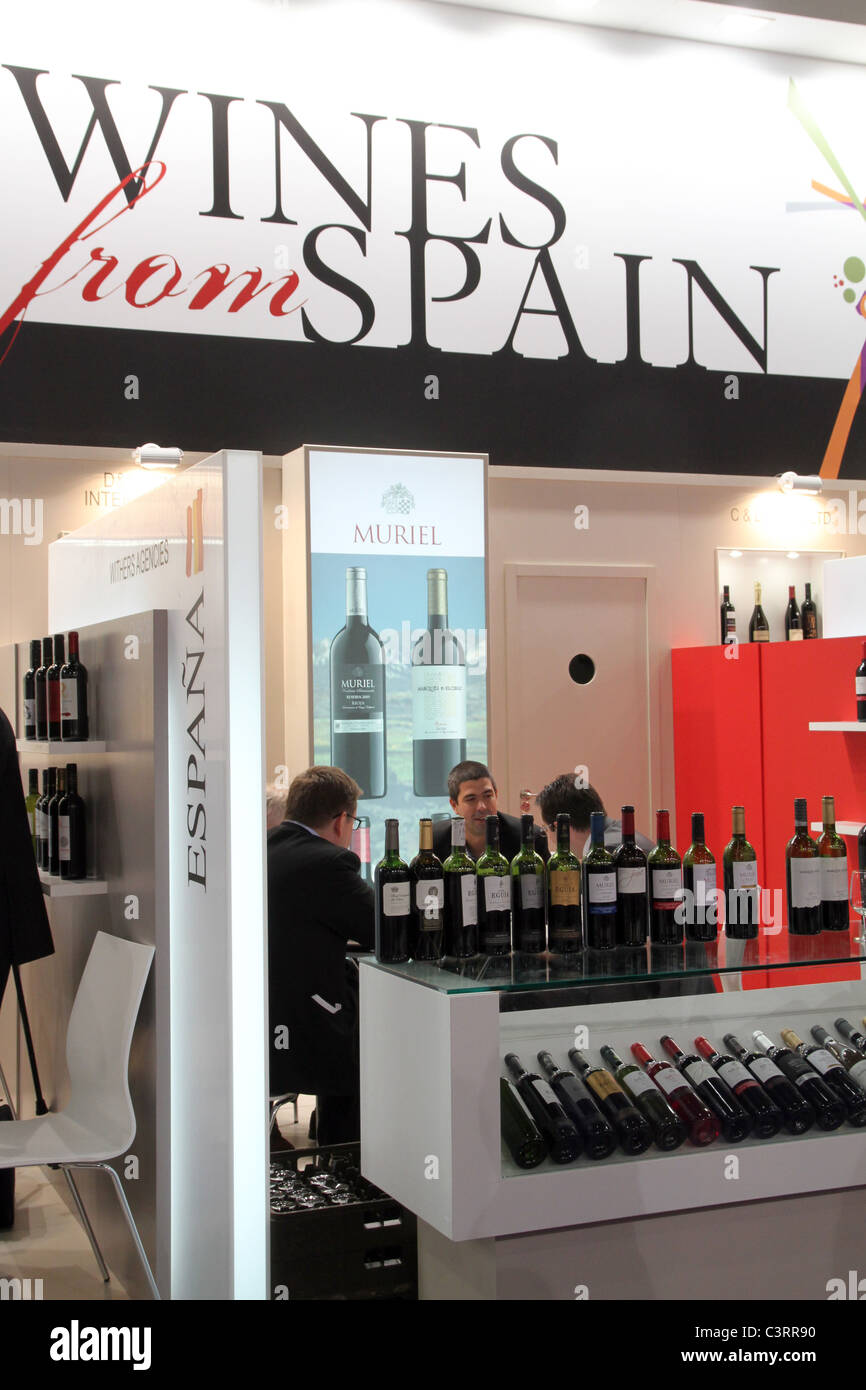 Vino de España expositores en la London International Wine Fair EN EL REINO UNIDO Foto de stock