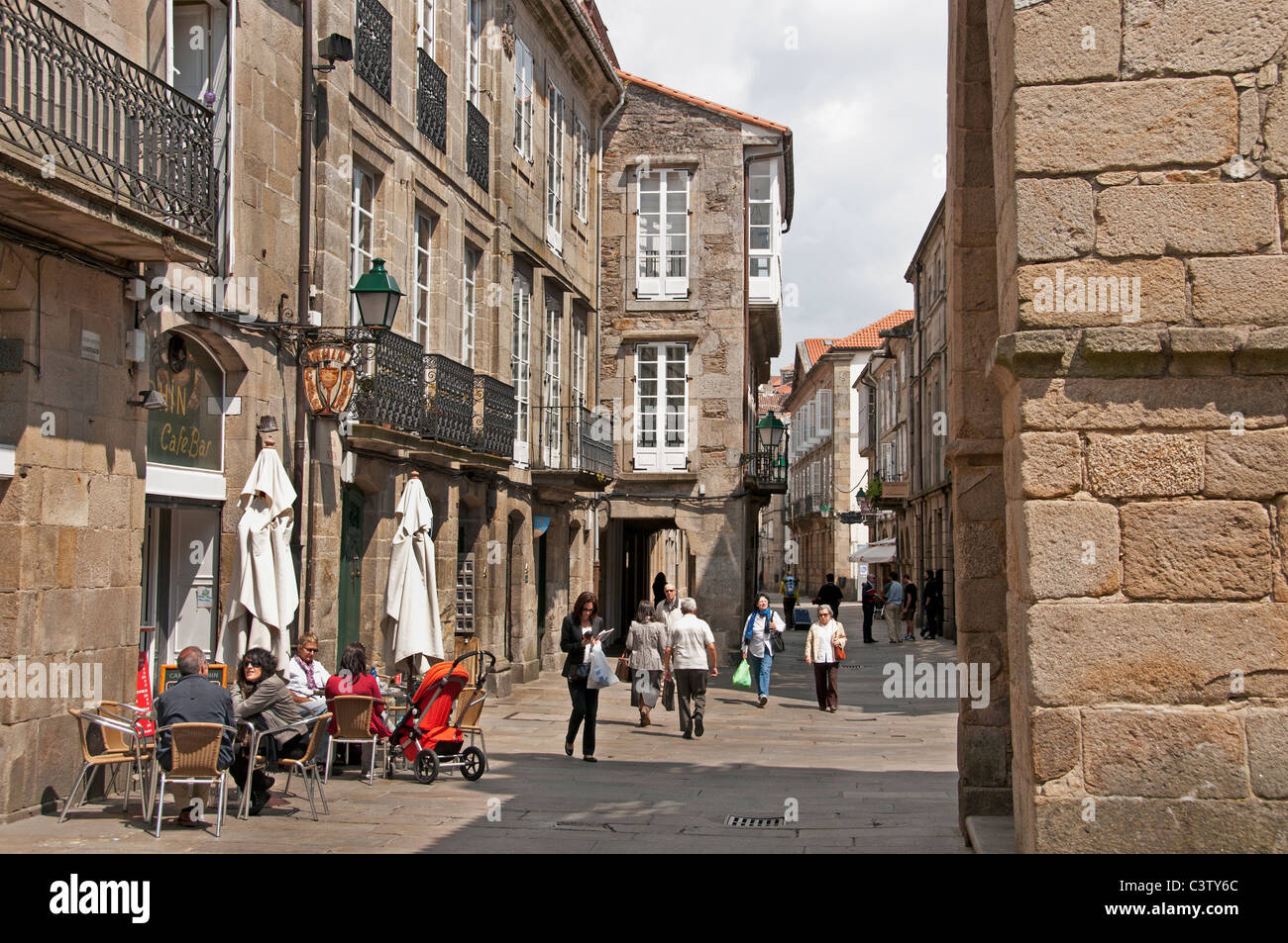 Ciudad Vieja de Santiago de Compostela España calles estrechas