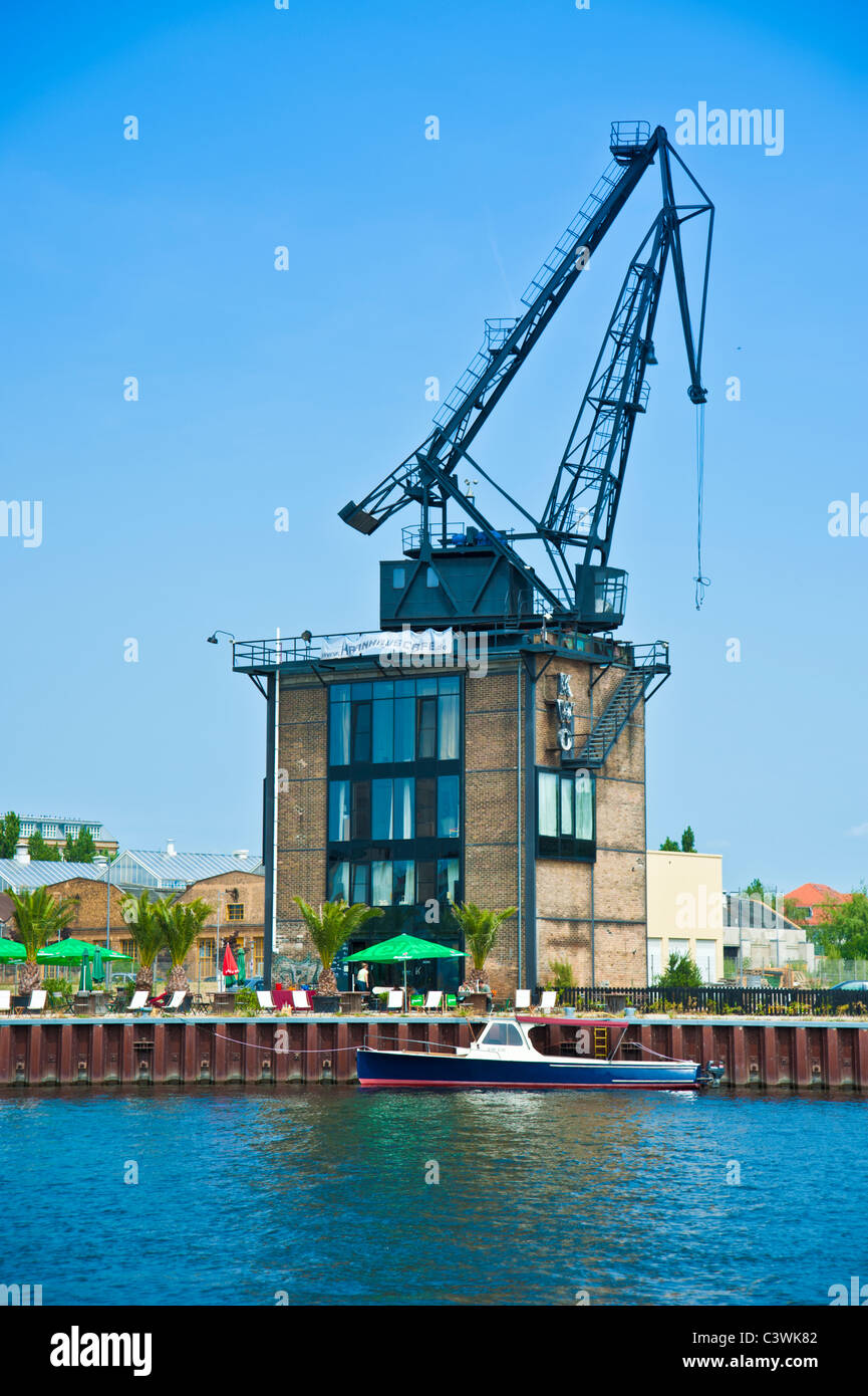 Kranhauscafe - cafetería a orillas del río Spree, Merlin, Alemania  Fotografía de stock - Alamy