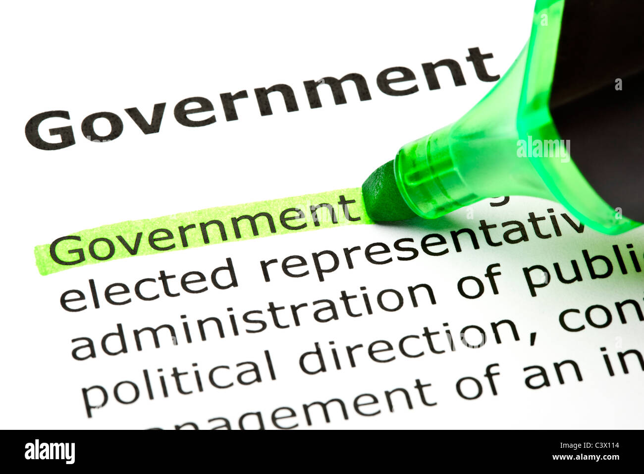 La palabra "gobierno" resaltada en verde con rotulador Foto de stock