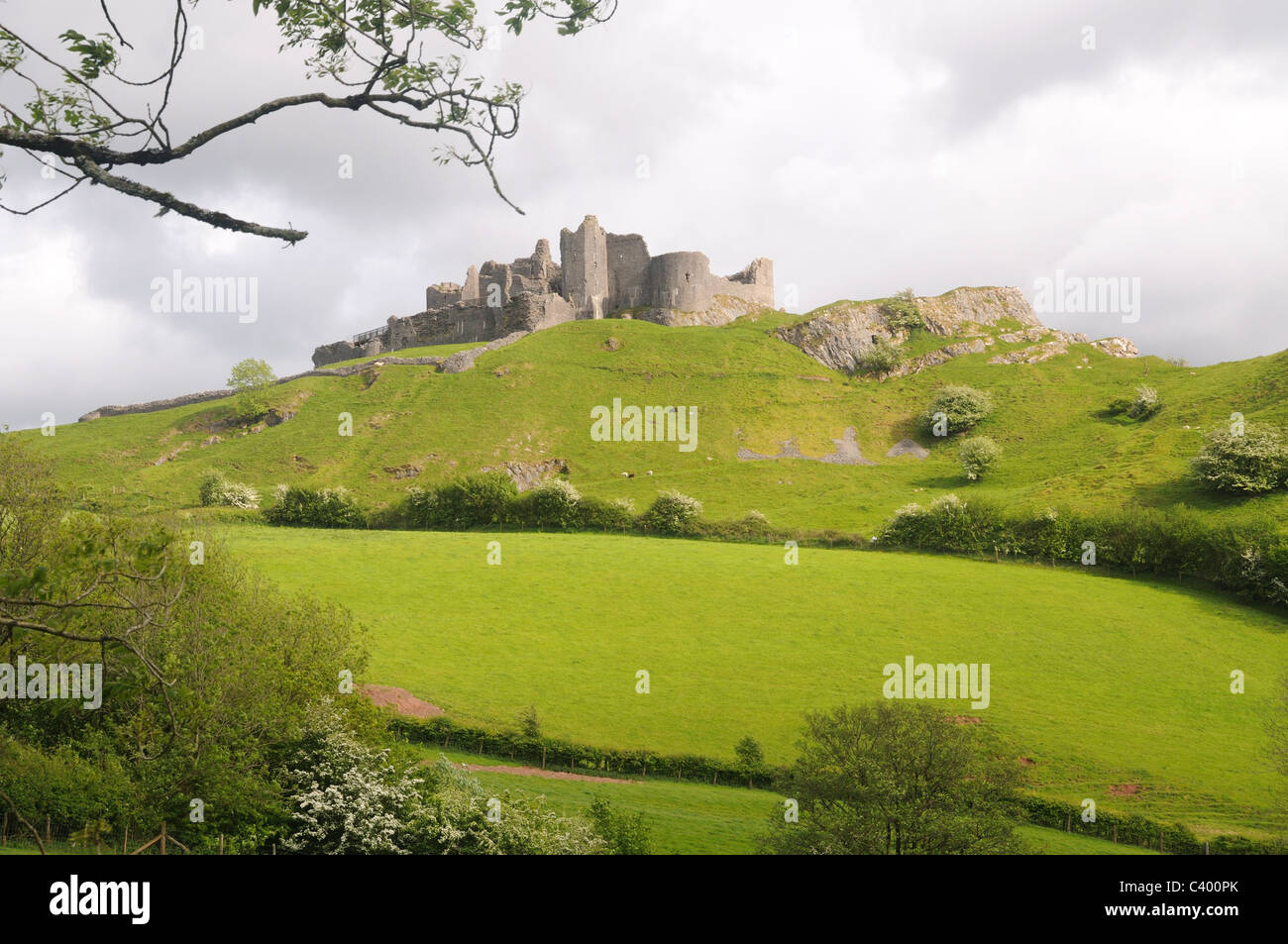 Castillo de Carreg Cennen, cerca de trampa, Carmarthenshire, Gales Foto de stock