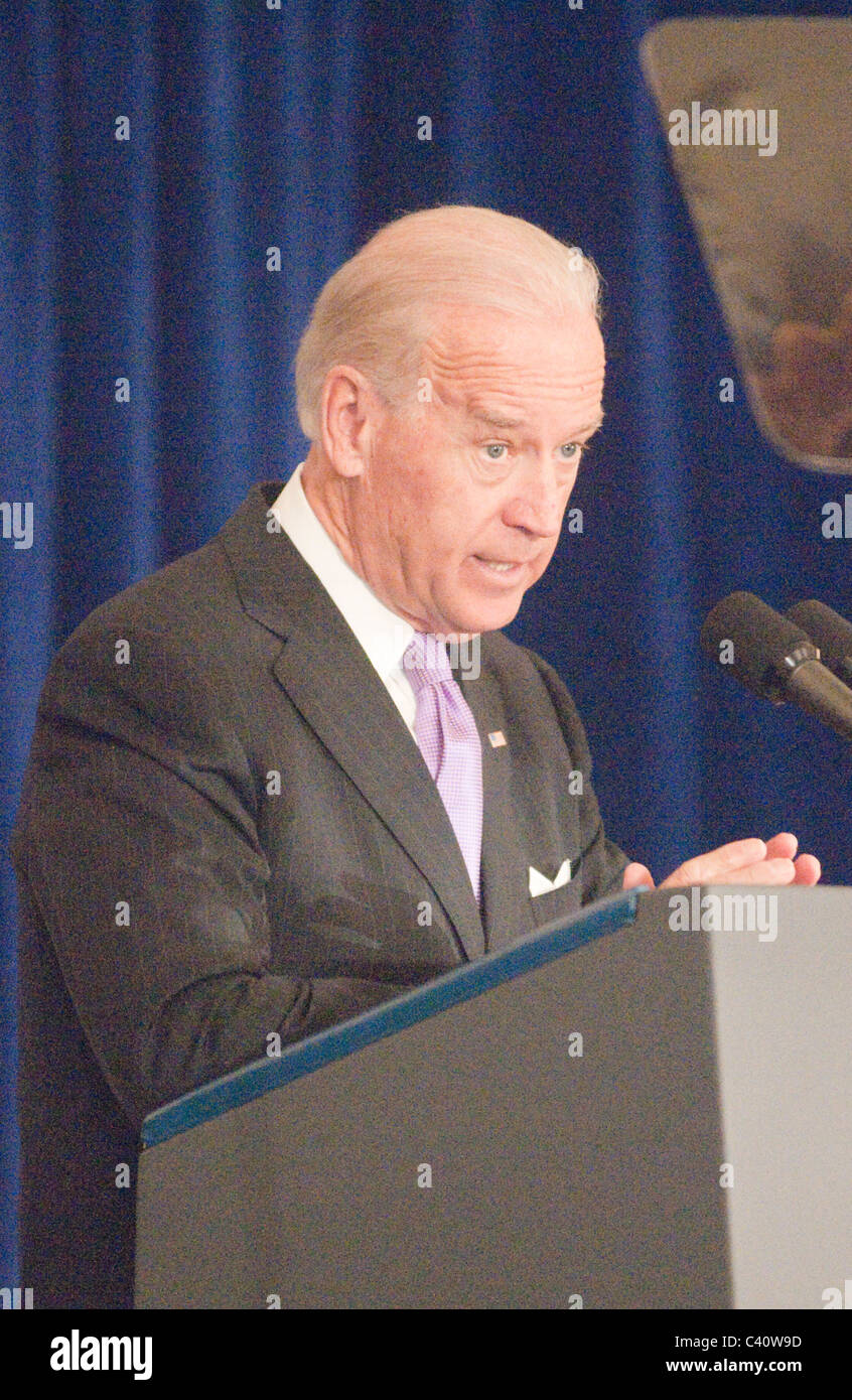 El vicepresidente Joe Biden, habla en la Hamilton project 2010 Evento de puesta en marcha. Foto de stock