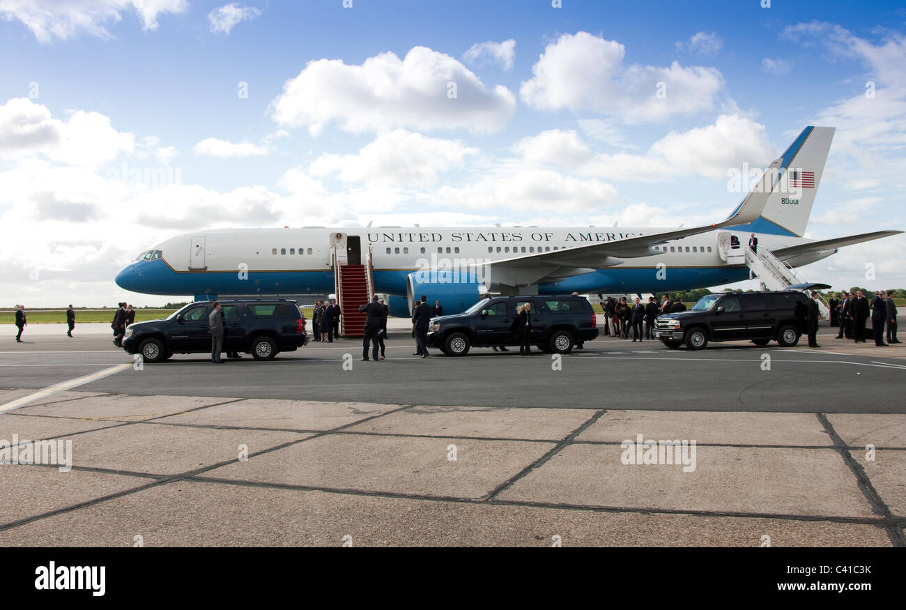 Los presidentes de EE.UU. Boeing 757 Airforce uno se prepara para despegar en el Aeropuerto Stansted de Londres después de su visita de estado en el REINO UNIDO Foto de stock