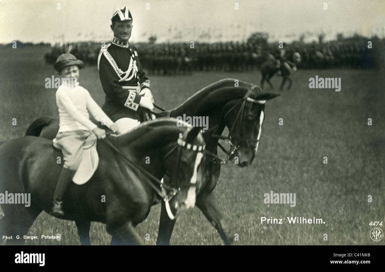 William Frederick, 4.7.1906 - 26.5.1940, Príncipe de Prusia, como niño, con el jerez en un desfile de campo, tarjeta postal, G. Berger, Potsdam, circa 1910, , Foto de stock