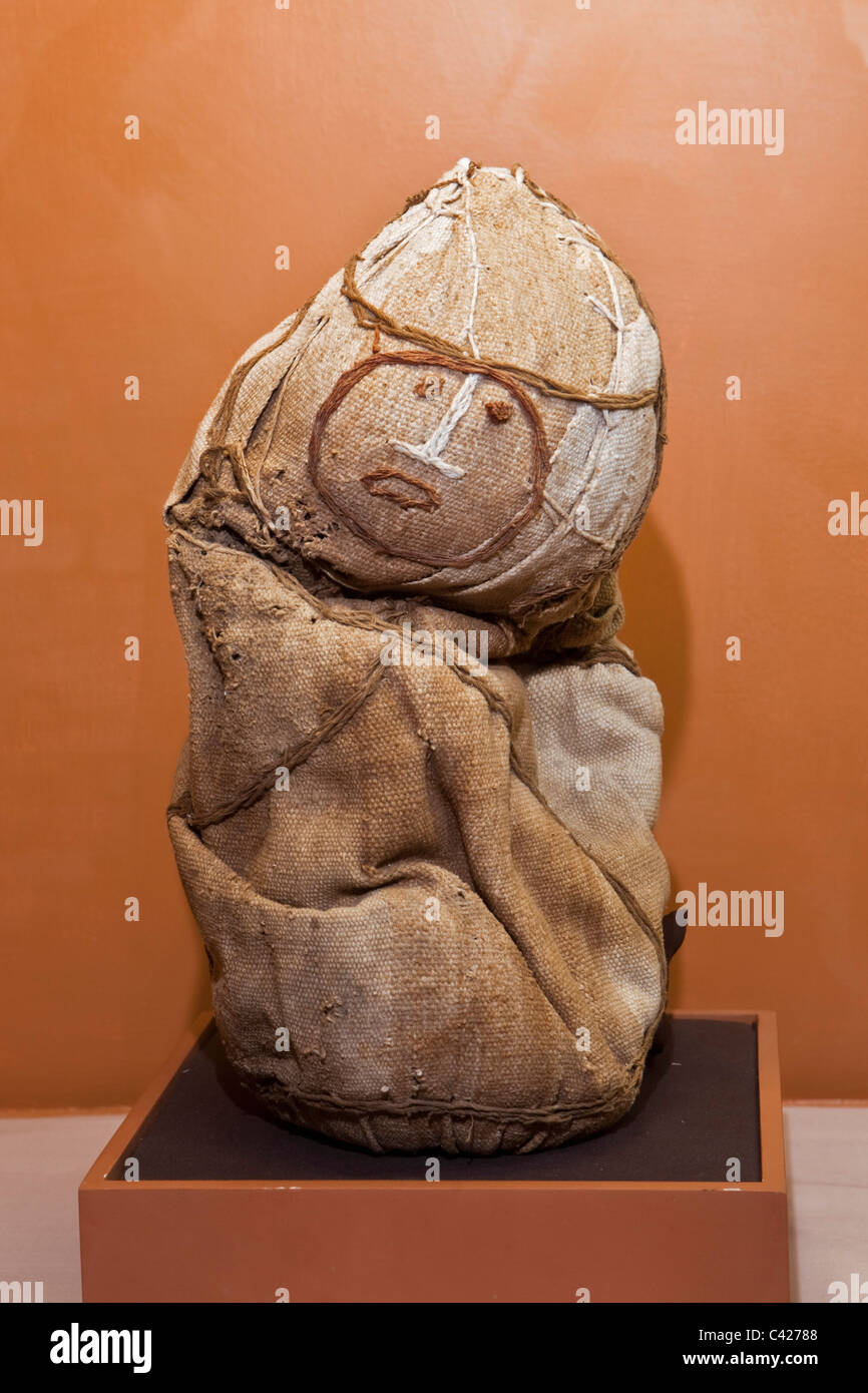 Perú, Leymebamba, Leimebamba, Museo. Momia encontrada en la Laguna de los cóndores. Foto de stock