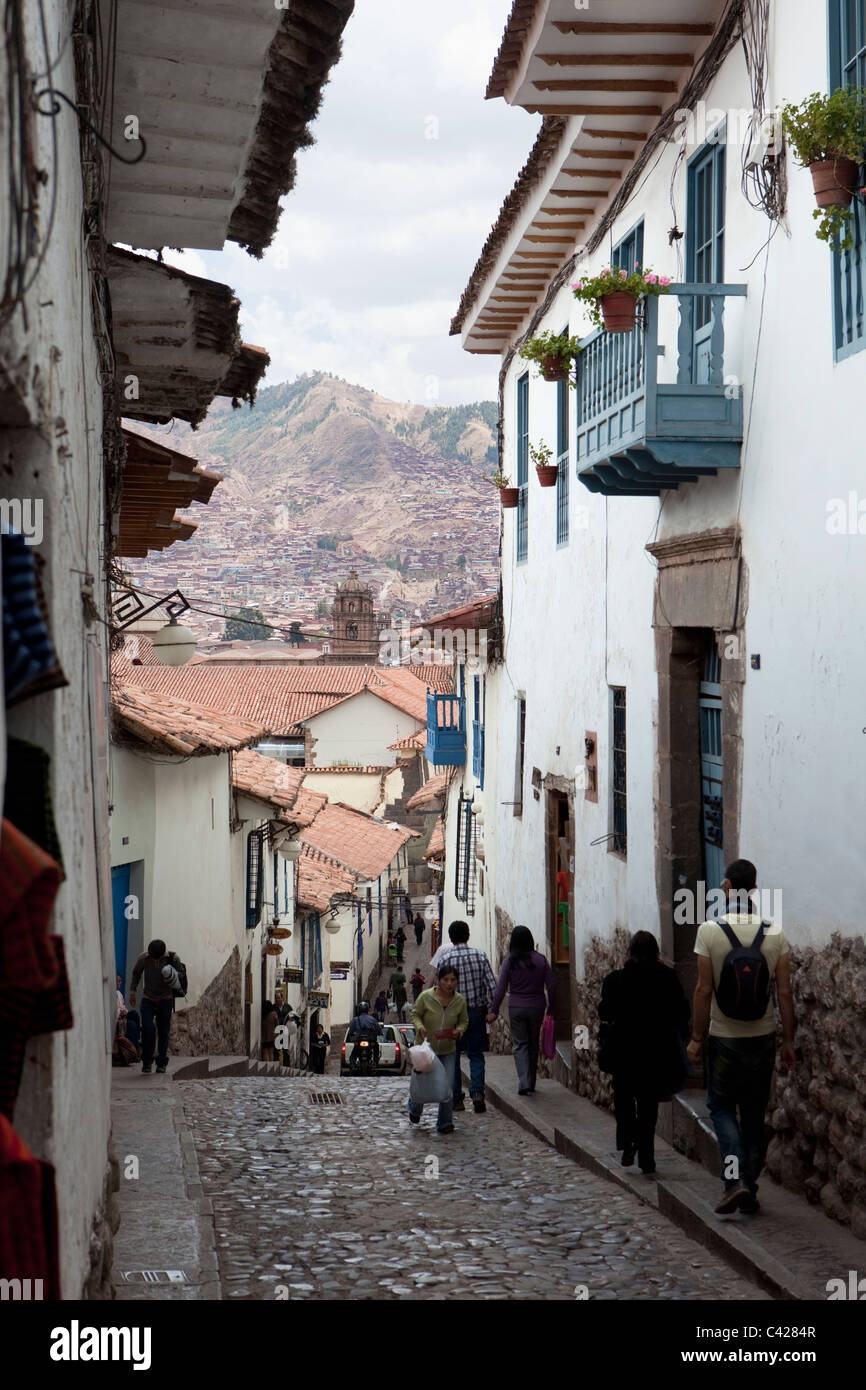 Peru, Cusco, Cusco, en la calle, en el distrito de San Blas. Sitio de Patrimonio Mundial de la UNESCO. Foto de stock