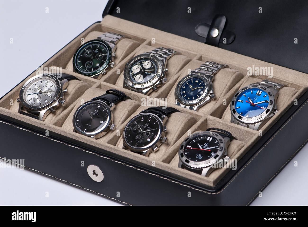 Una colecci n de siete Christopher Ward relojes de pulsera y un