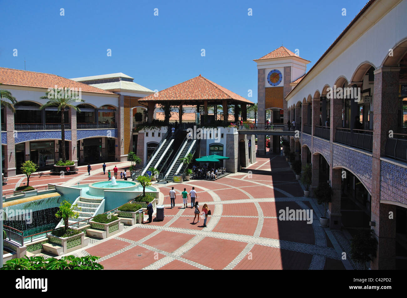 Courtyard forum algarve shopping centre fotografías e imágenes de alta  resolución - Alamy