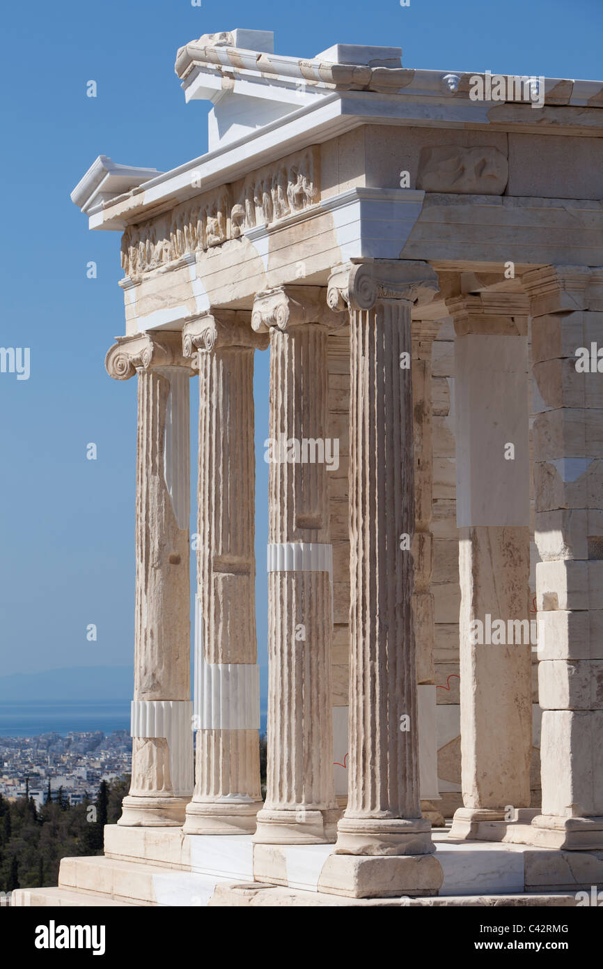 El Templo de Atenea Nike en la Acrópolis Atenas, Grecia Fotografía de stock Alamy