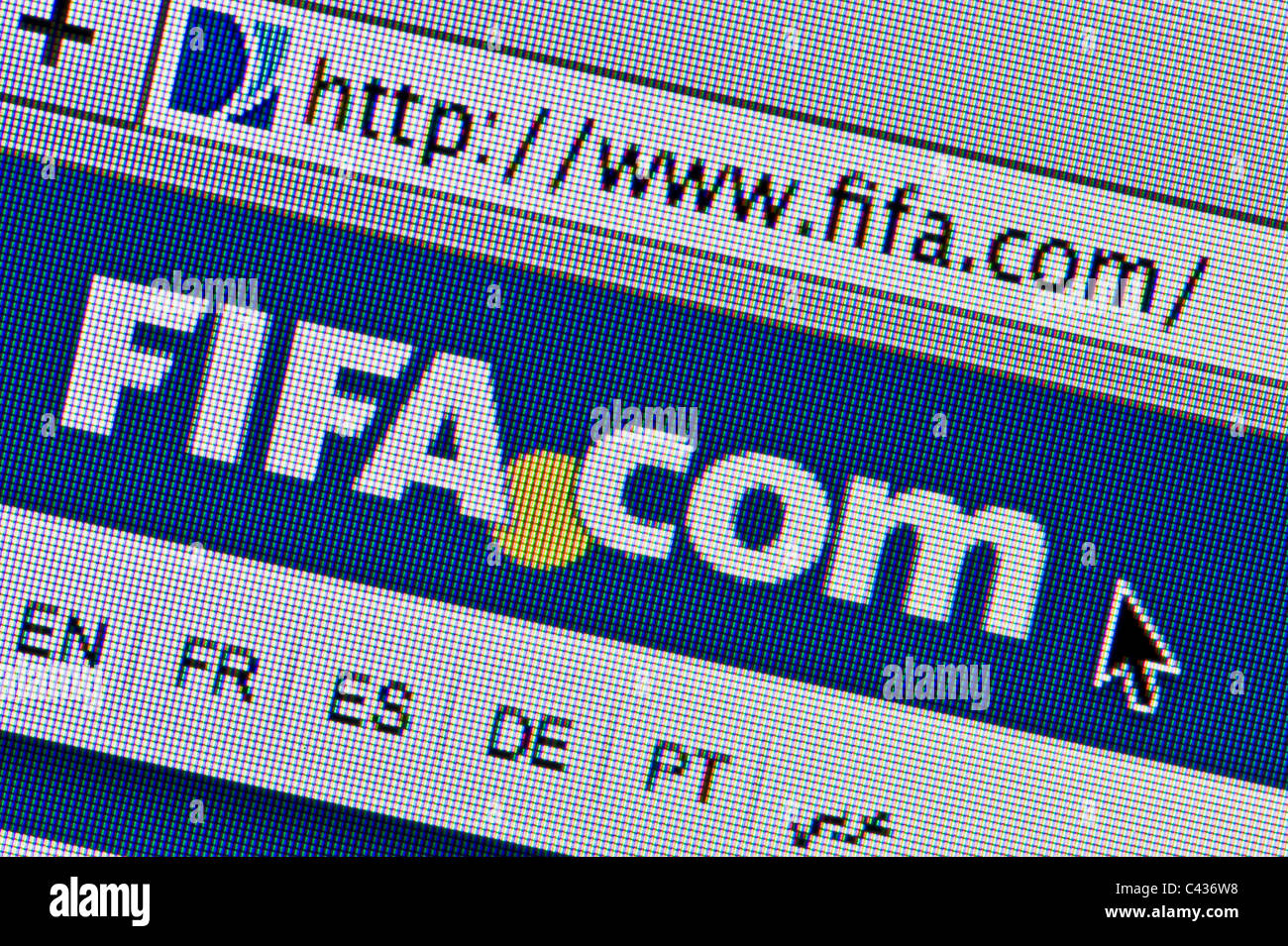Cierre de la FIFA como se ve el logotipo en su sitio web. (Sólo para uso editorial: -print, televisión, e-book editorial y sitio web). Foto de stock
