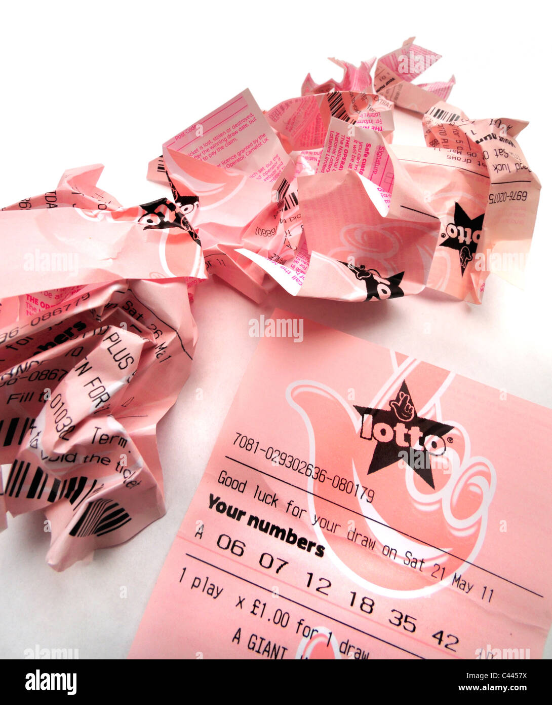 Los boletos de la lotería nacional - uno nuevo, otros descartan Foto de stock