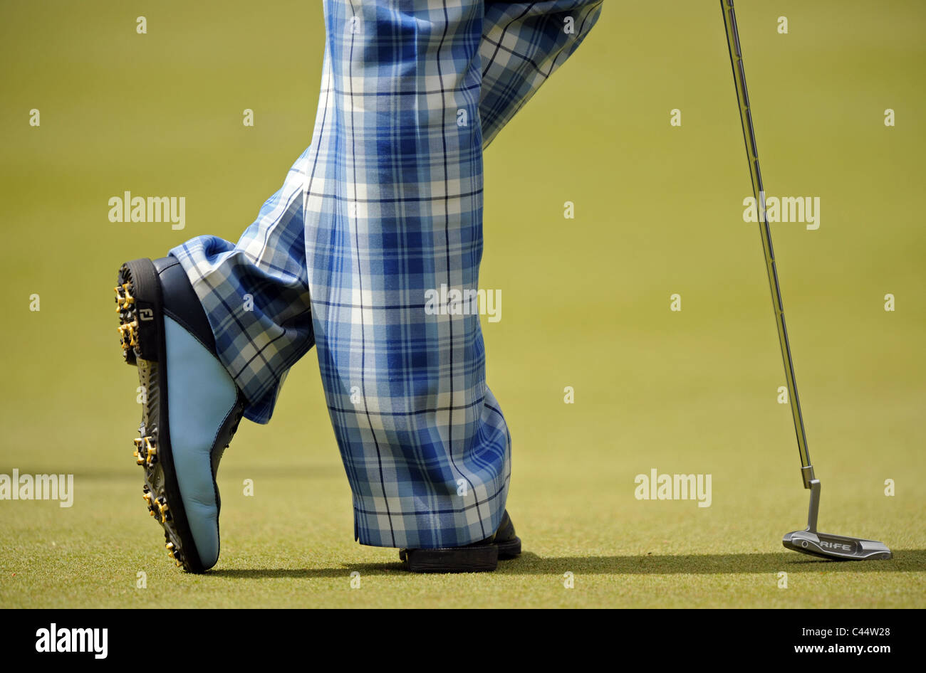 Golfista profesional En Ian Poulter vistiendo pantalones marcada Foto de stock