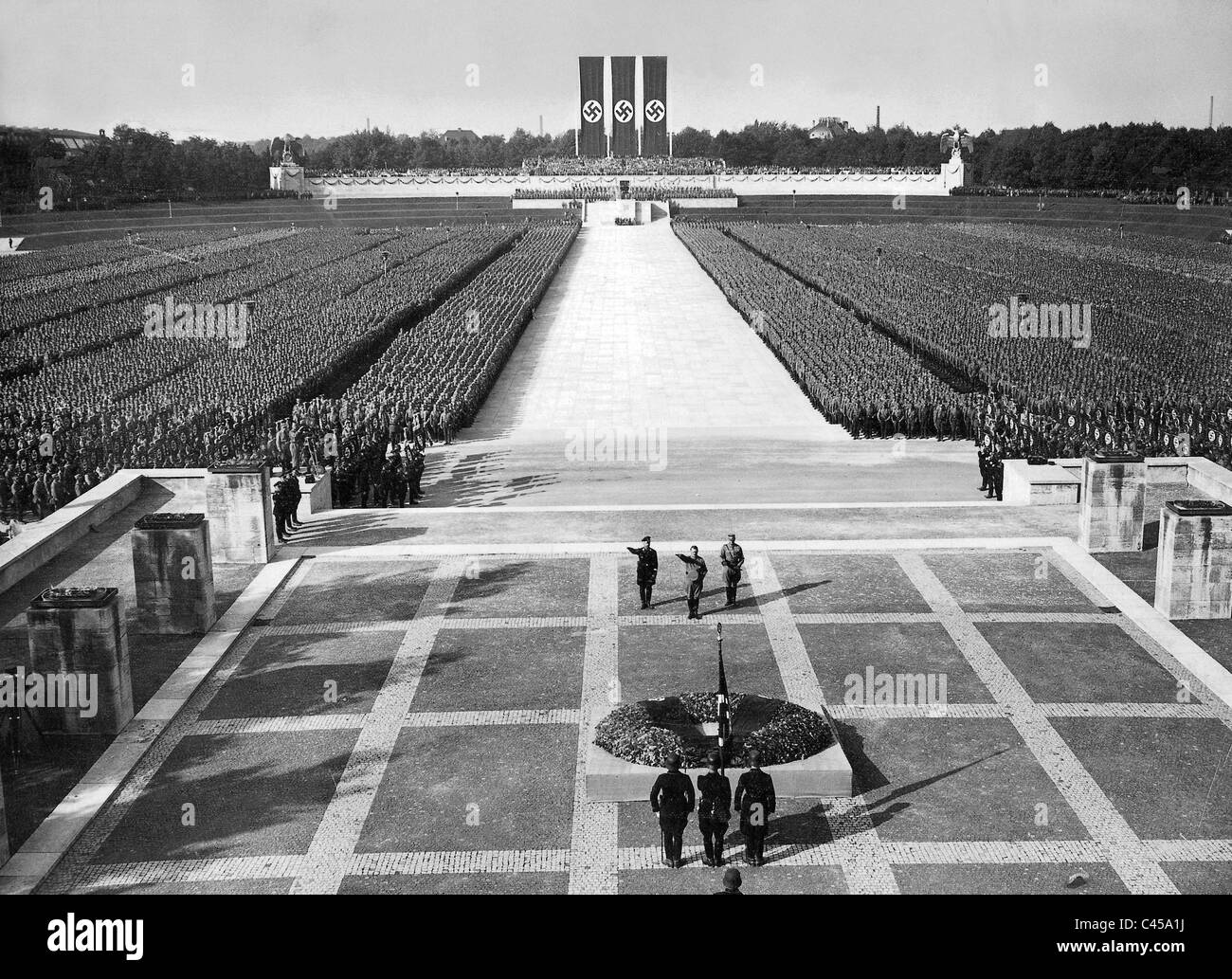 La conmemoración de los muertos en la arena Luitpold en Congreso del Partido del Reich, 1934 Foto de stock