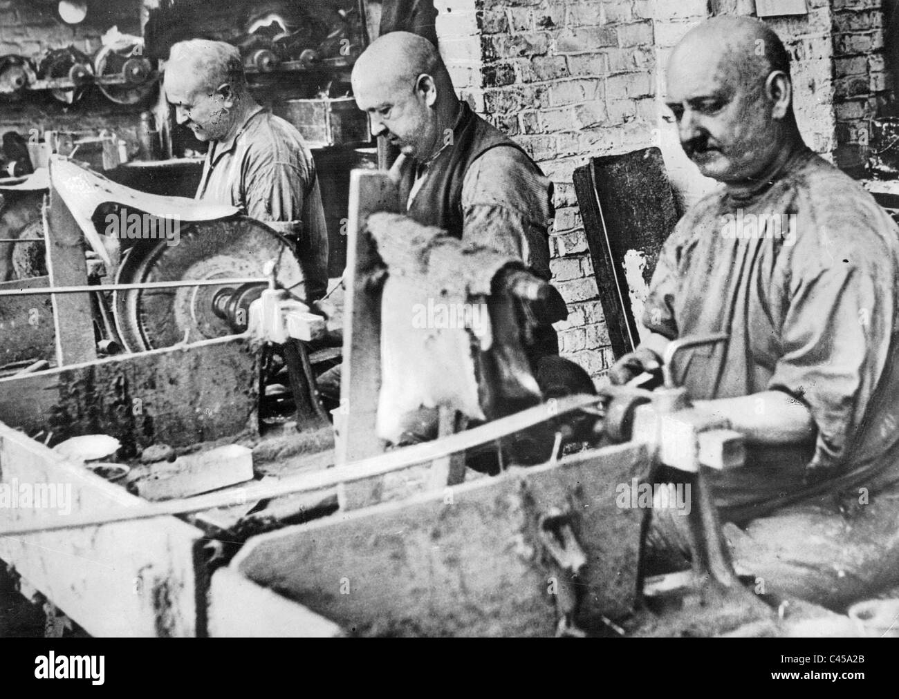 Maquinaria de tejer Imágenes de stock en blanco y negro - Alamy