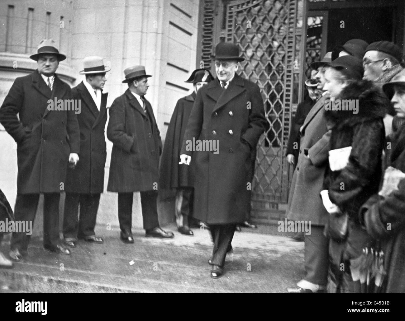 Heinrich Bruening en la Conferencia sobre Desarme en Ginebra, 1932  Fotografía de stock - Alamy