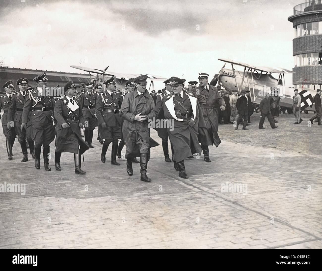 Hitler y Goering visita JG Richthofen en el aeropuerto Doeberitz , 1935 Foto de stock