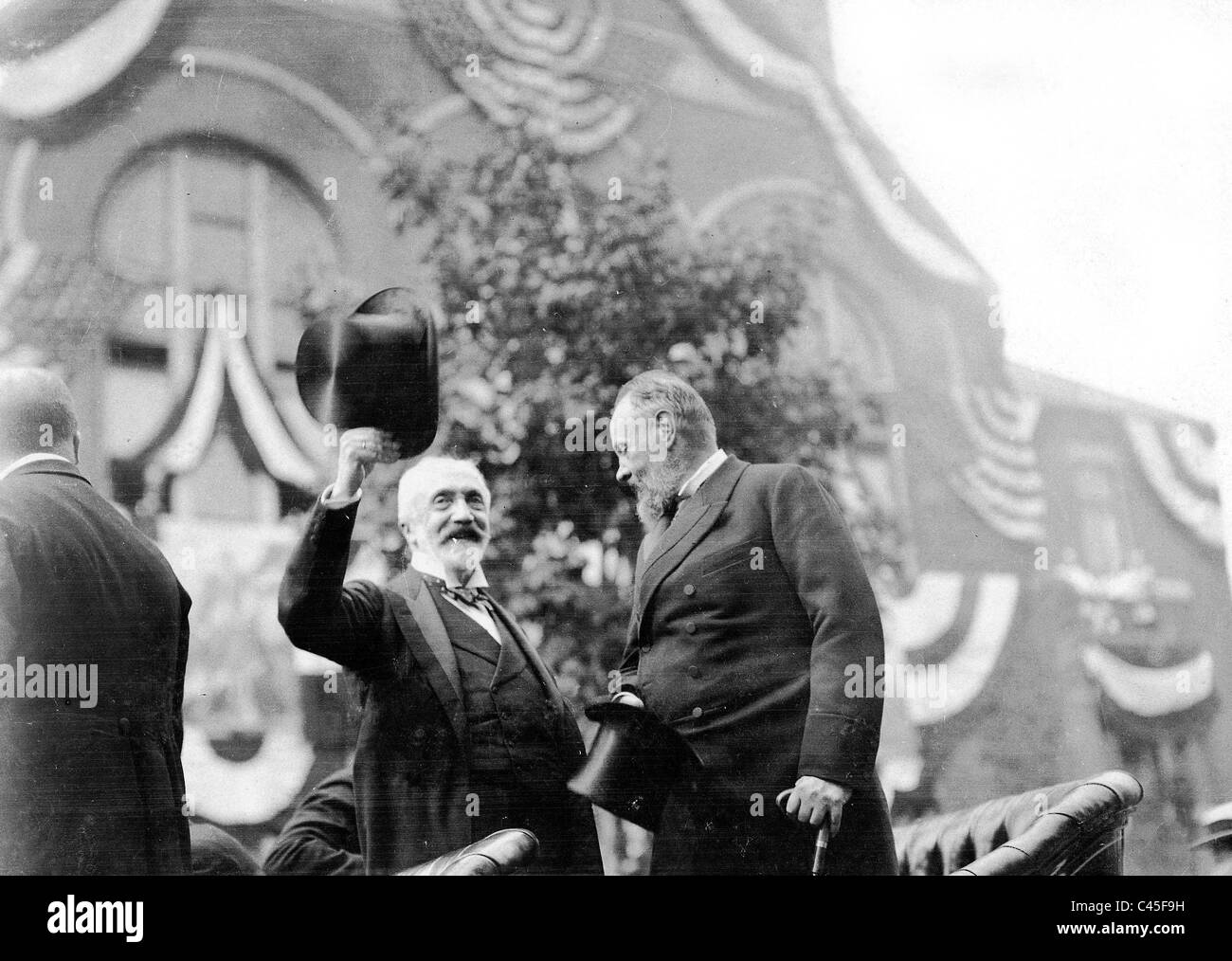 Ministro Sergei Witte Juljewitsch y Baron Rosen en Portsmouth (1905). Foto de stock