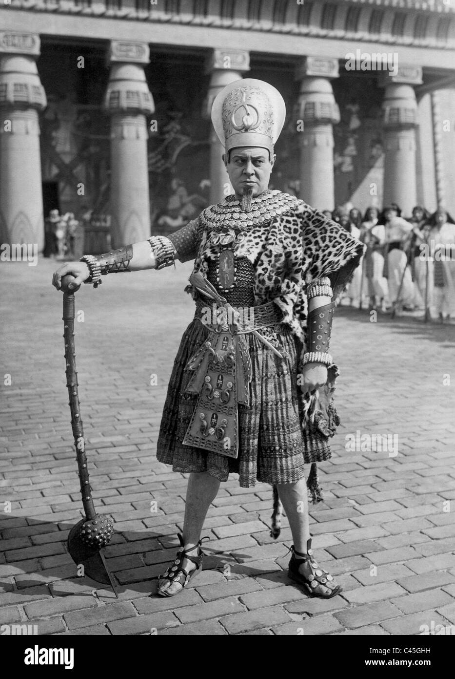 Emil Jannings en la película "La mujer del Faraón', 1922 Foto de stock