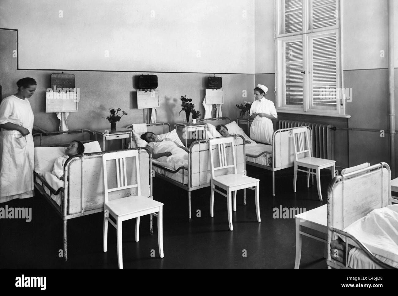 En una sala de hospital en la década de 1930 Fotografía de stock - Alamy