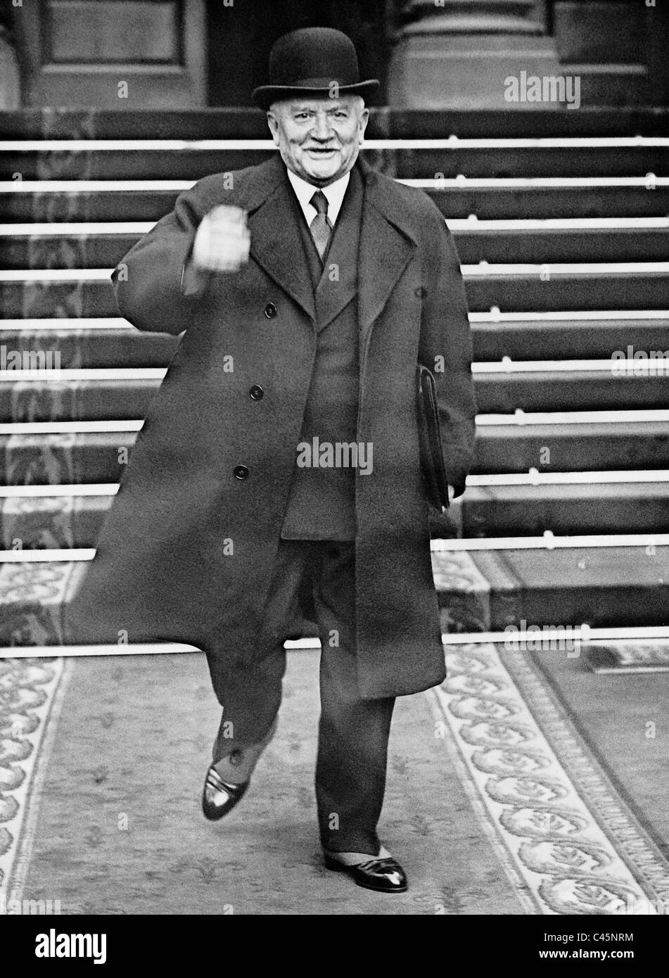 Gaston Doumergue tras su dimisión, 1934 Foto de stock