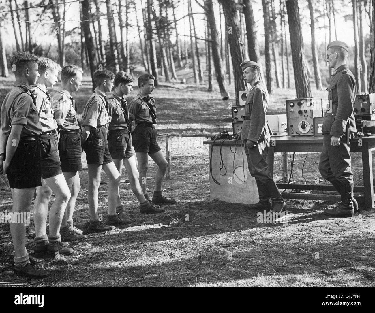 Nachrichten-HJ durante el ejercicio de 1939. Foto de stock