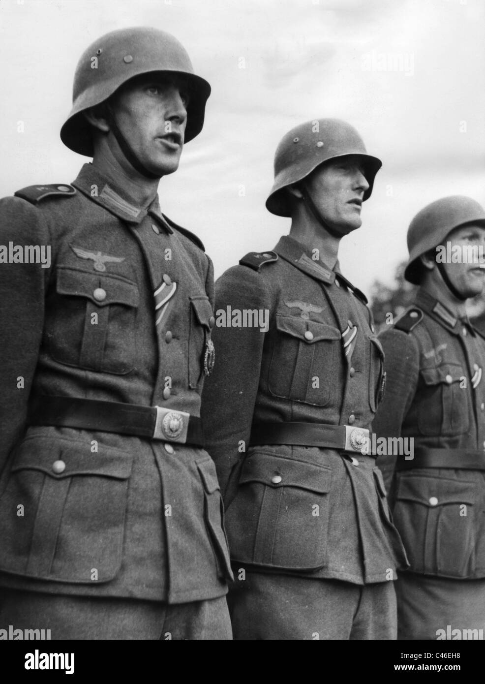 Segunda Guerra Mundial: los soldados alemanes haciendo música Fotografía de  stock - Alamy
