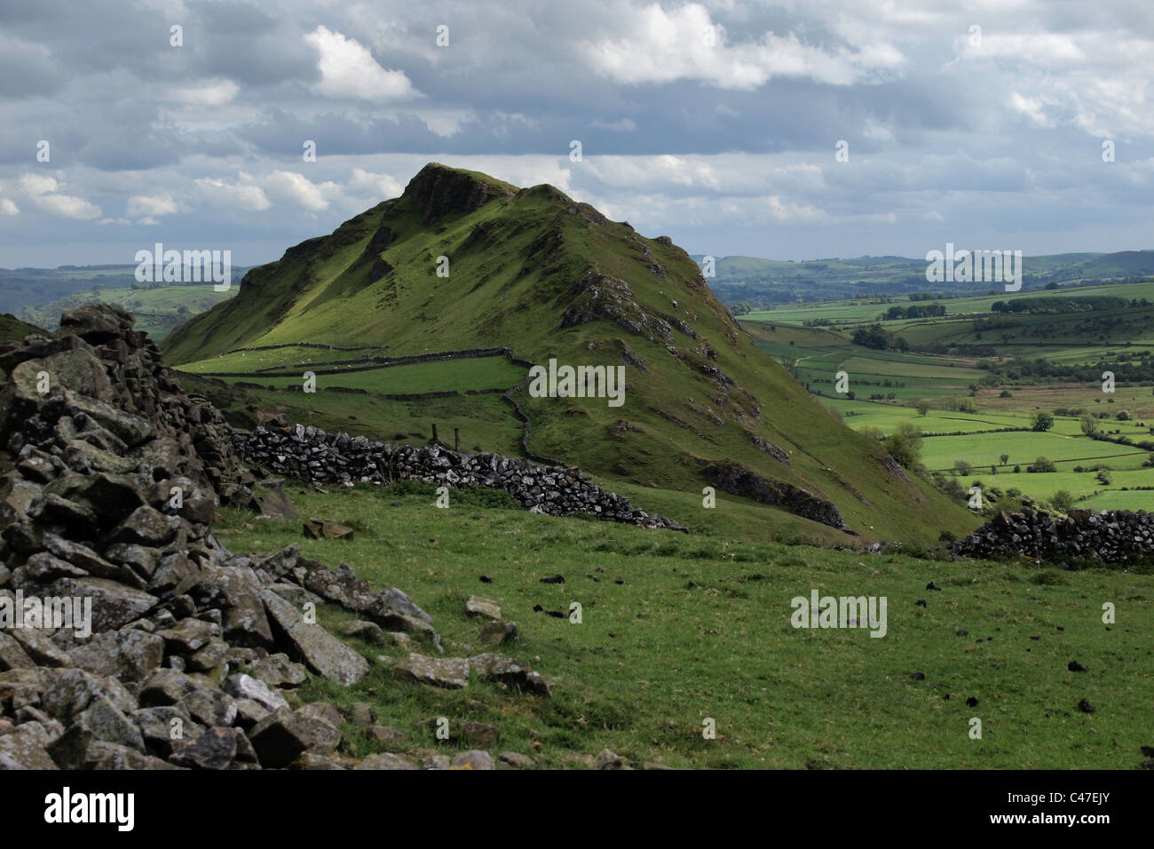 Colina de cromo y el campo en Derbyshire Peak District Inglaterra Foto de stock