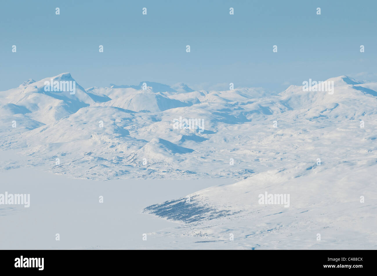 Blick zum zugefrorenen Ver Sallohaure, Gipfel, Parque Nacional Padjelanta, Welterbe Norrbotten, Laponia, Laponia, Suecia Foto de stock