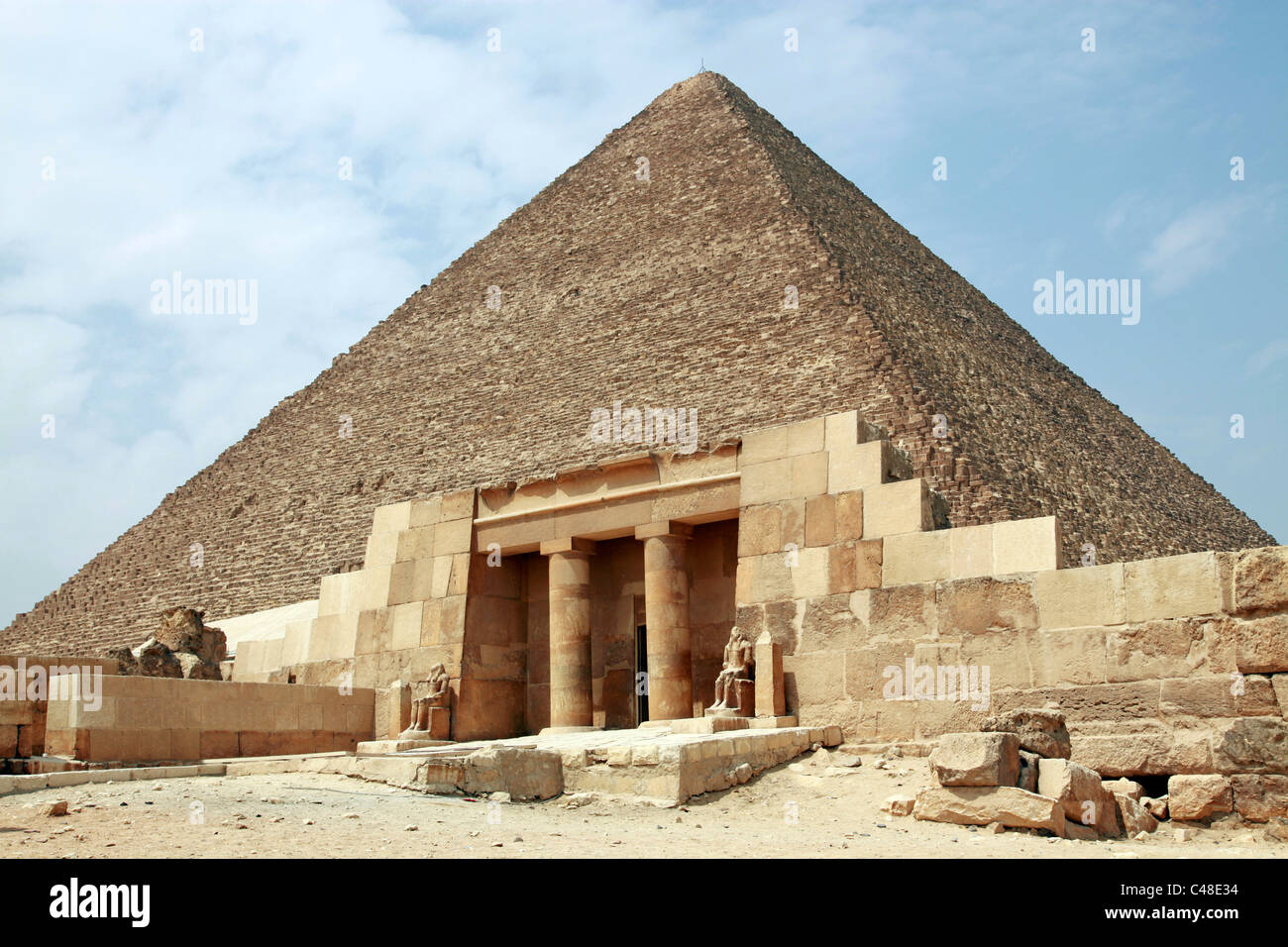 La Gran Pirámide de Khufu (Keops) en las Pirámides de Giza, en El Cairo, Egipto Foto de stock
