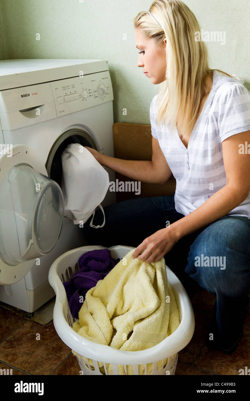 Mujer con lavado Foto de stock