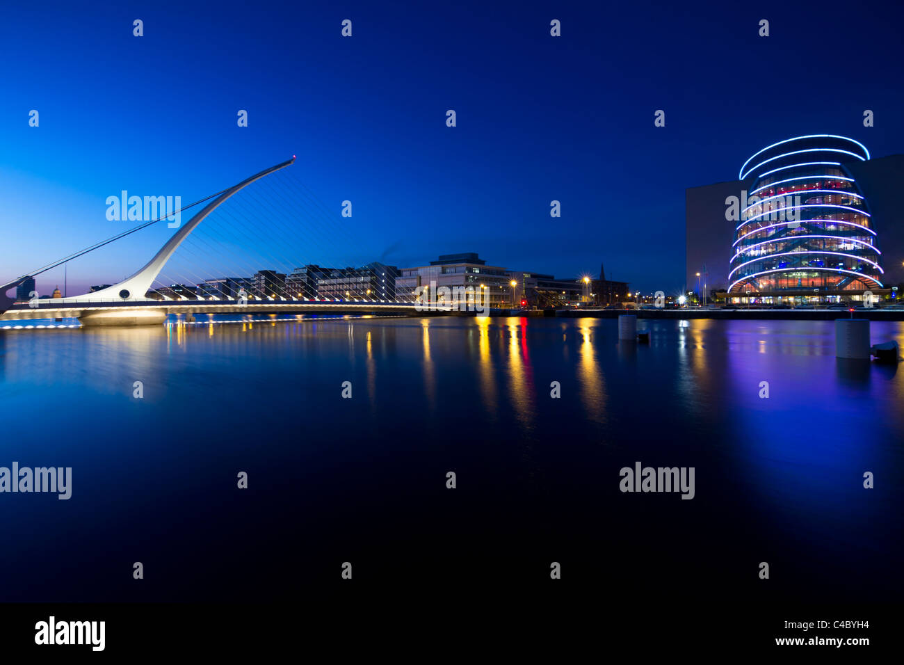 Samuel Beckett bridge, Dublín. Foto de stock