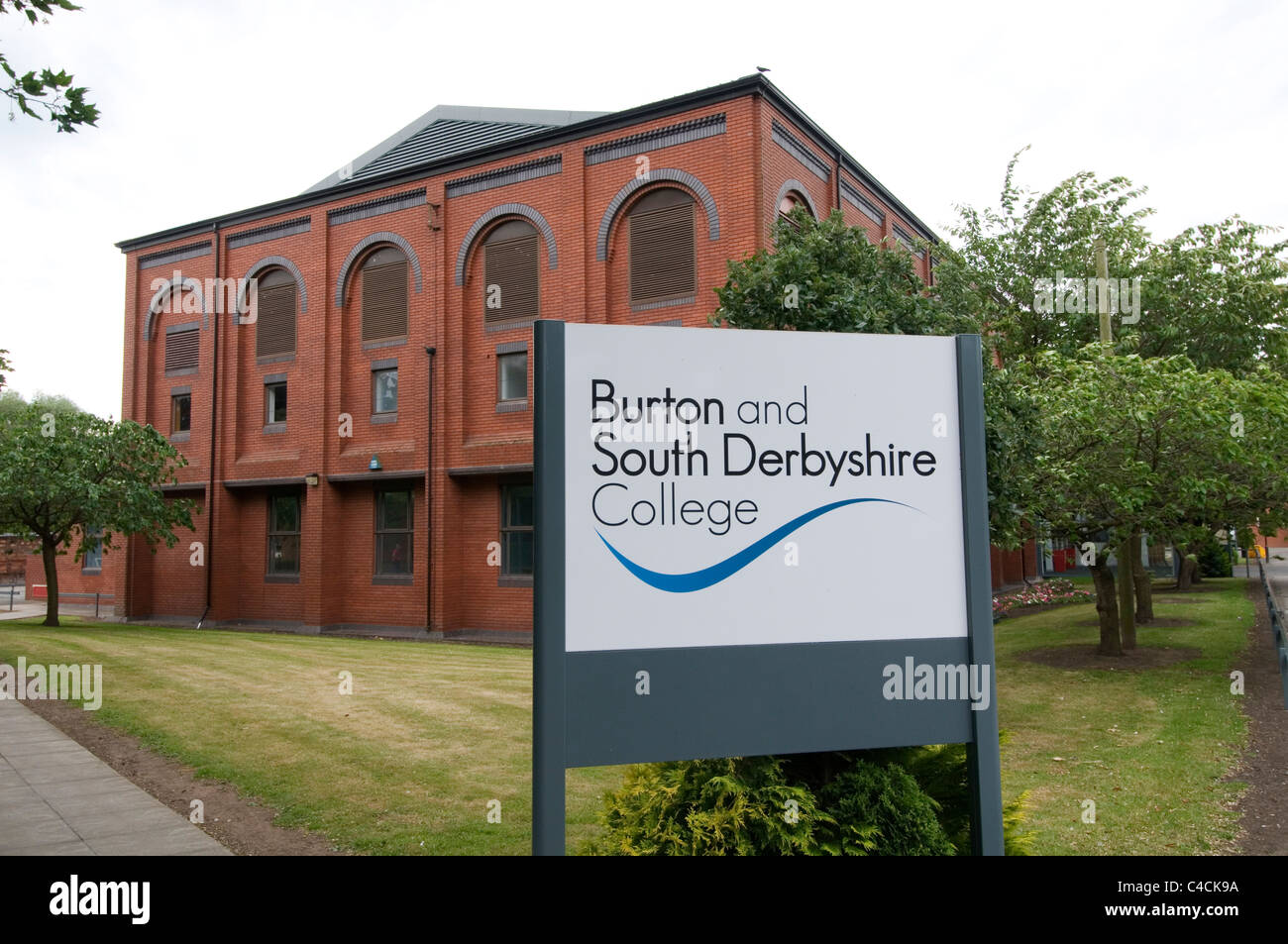 Burton y south Derbyshire college Burton On Trent la construcción de  instalaciones de educación superior Fotografía de stock - Alamy