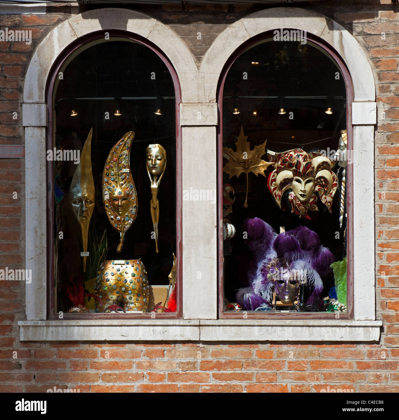 Venecia Italia arcos decorados escaparates Foto de stock