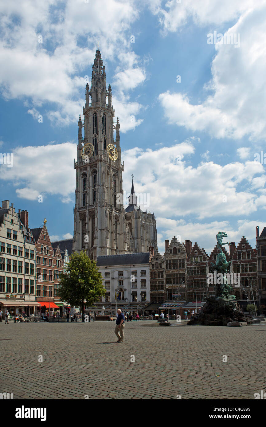 Catedral AMBERES / ANTWERPEN Foto de stock