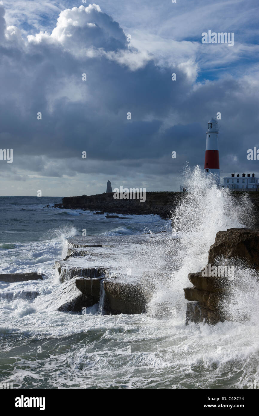 Mares tormentosos en Portland Bill, Dorset, Inglaterra Foto de stock