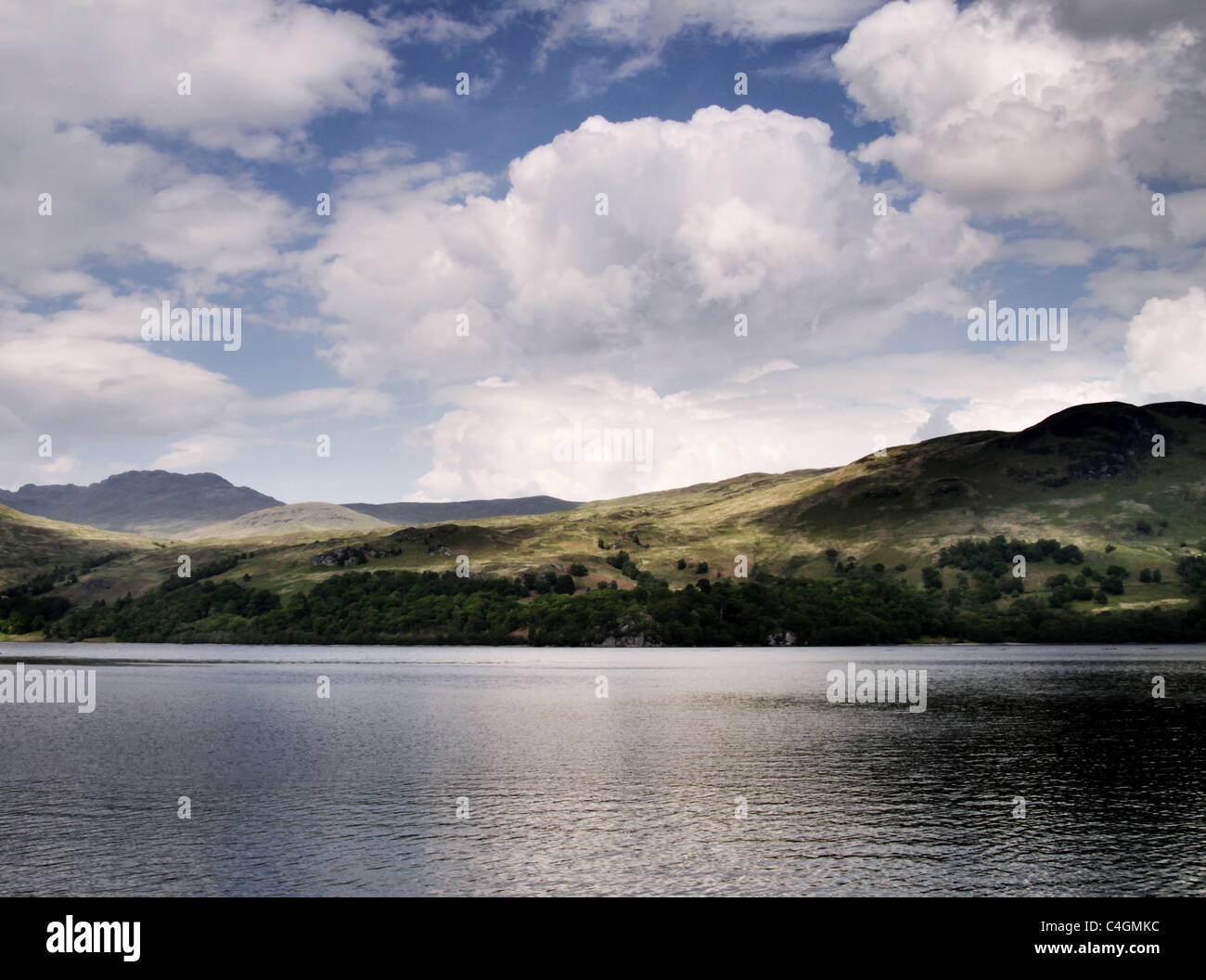 Loch Ness en Escocia Foto de stock