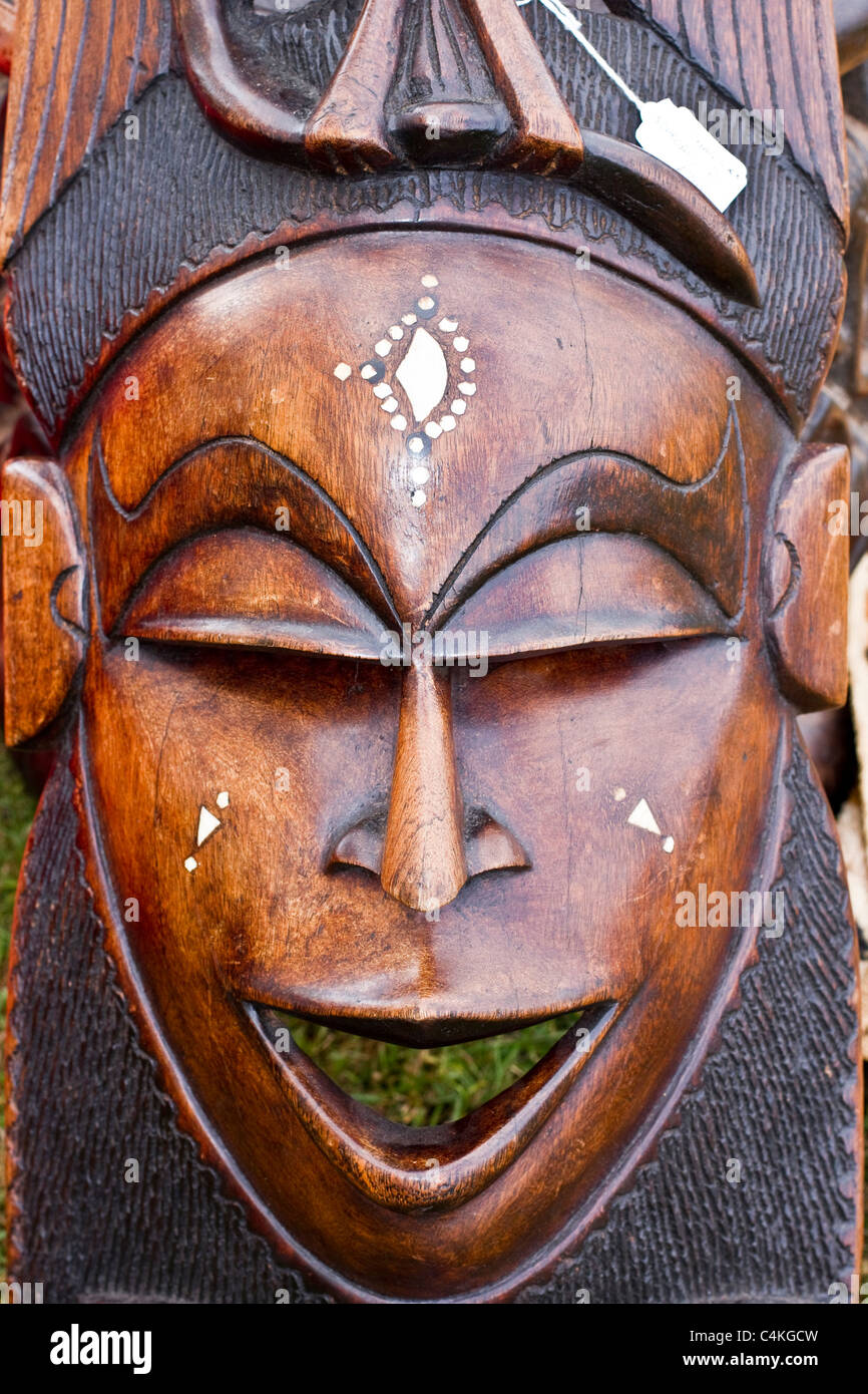 Máscara de madera talladas a mano África Oye; as, la madera, la cultura, el  arte, la máscara tradicional, tribal, Voodoo, ritual, símbolo, artesanías,  diseño étnico, religión humana, aislada, tribu, cabeza, Brown, una