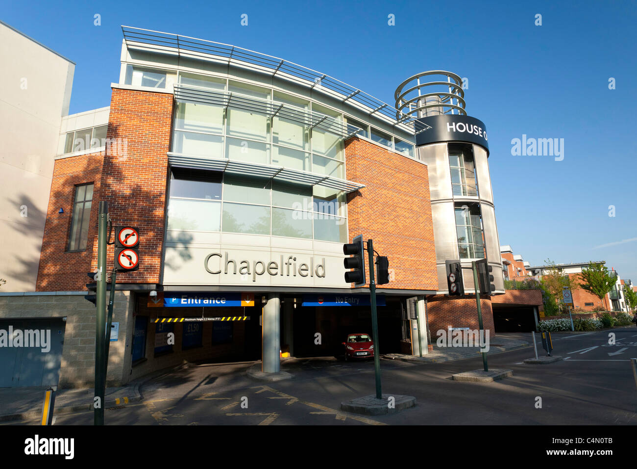 Aparcamiento del centro comercial Chapelfield entrada en Norwich UK Foto de stock