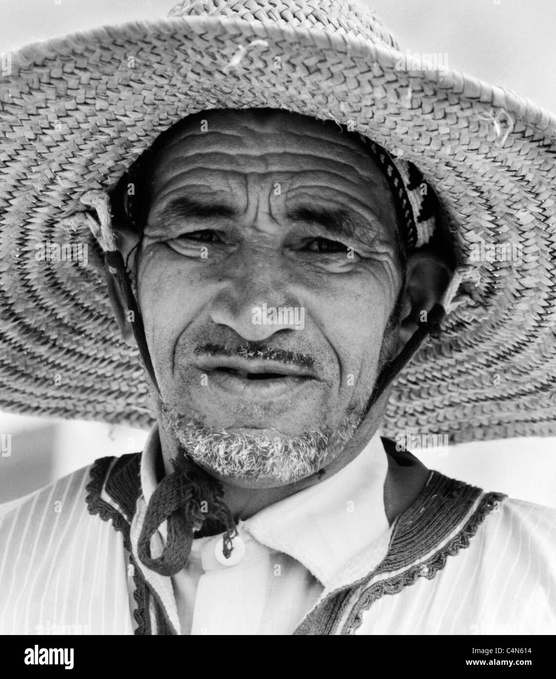 Retrato de un hombre marroquí con turbante, Casablanca, Marruecos  Fotografía de stock - Alamy