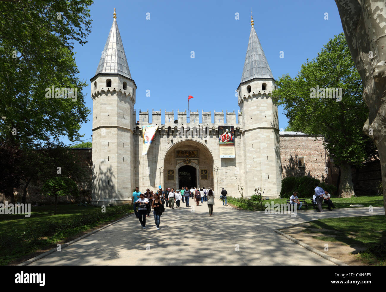 Puerta de entrada al Palacio de Topkapi, en Estambul, Turquía. Foto tomada en 25 de mayo de 2011 Foto de stock
