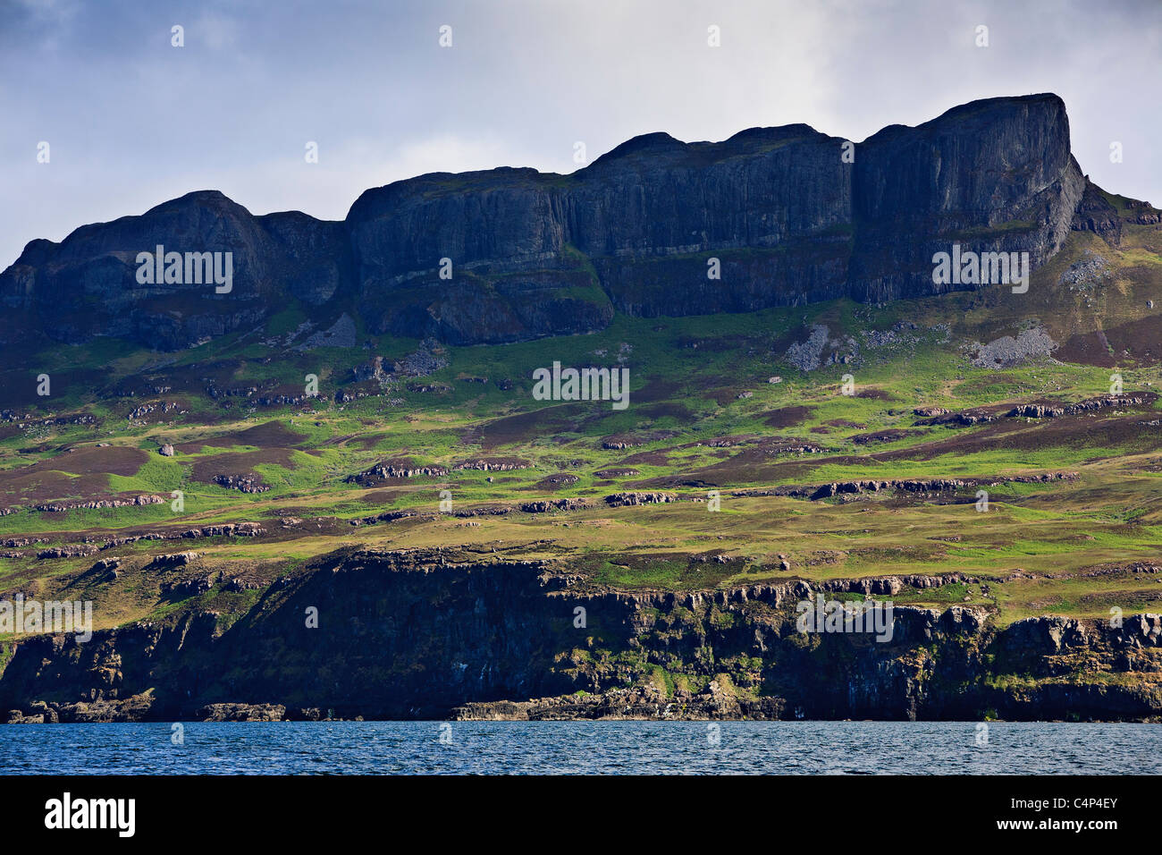 Un Sgurr , la isla de Eigg, Inner Hebrides. Foto de stock