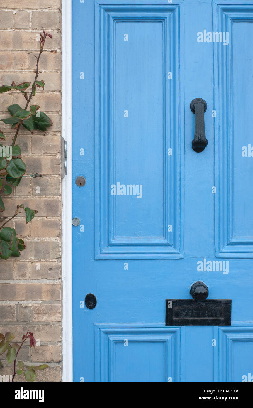 Puerta Azul English casa victoriana, en Suffolk, Reino Unido Fotografía de  stock - Alamy
